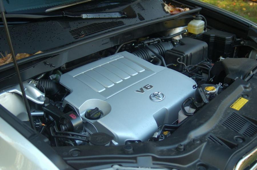  Toyota Highlander Sport 2008 года  (фото 20 из 57)